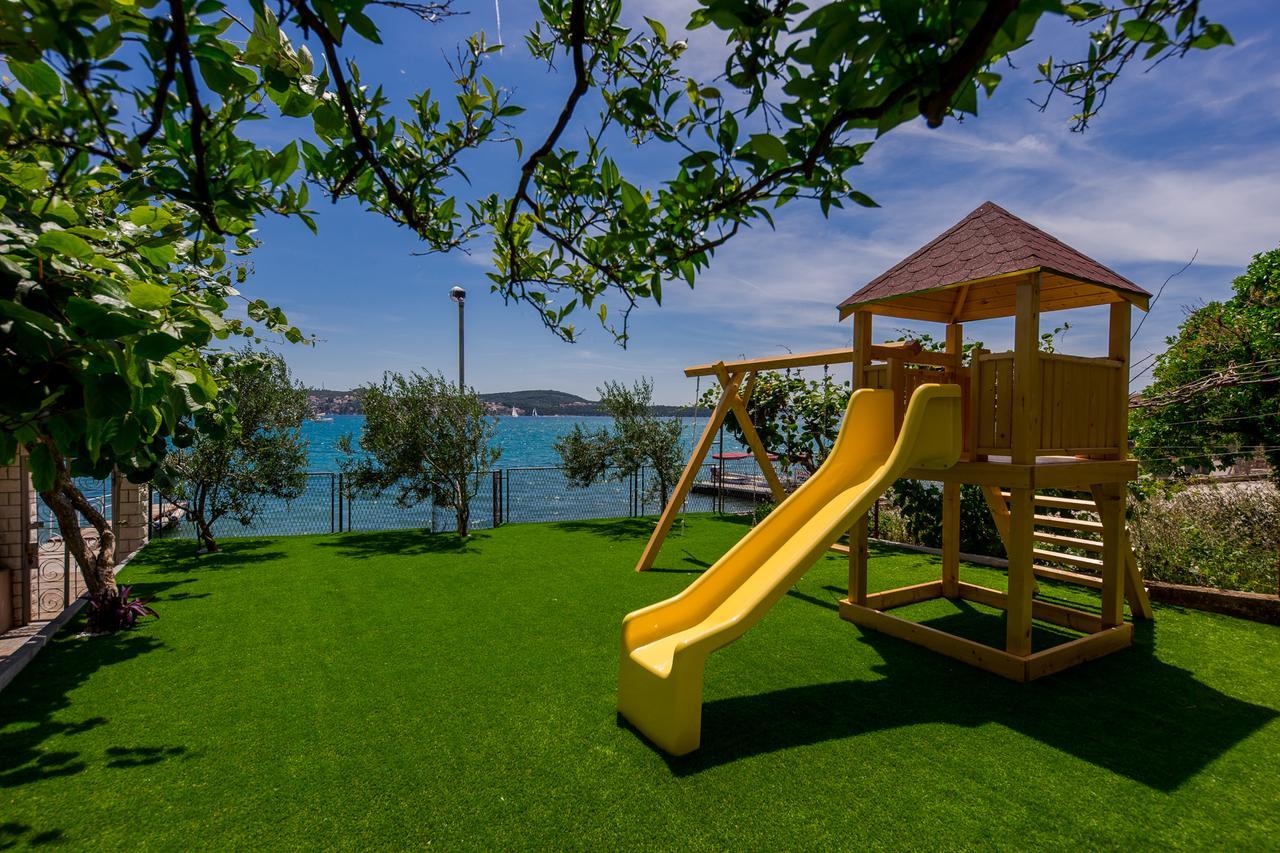 Apartments Sea Trogir Buitenkant foto